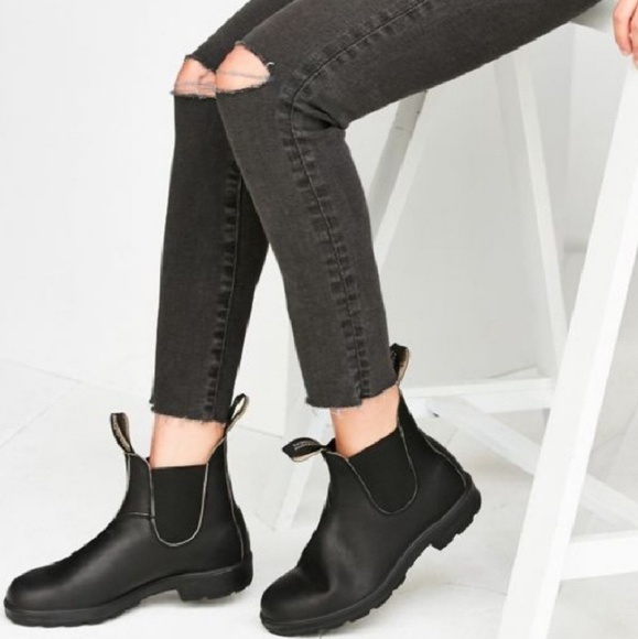Blundstone Shoes - Blundstone Black Leather Chelsea Boots 7